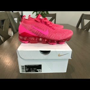 NIKE VAPORMAX 3 Hyperpink Women’s 5.5